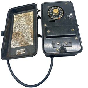 Intermatic malibu Montgomery Ward Transformer Lights Low Voltage Untested READ